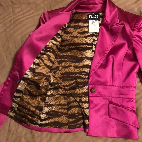 ✨BLACK FRIDAY SALE✨
Vintage Dolce & Gabbana Blazer - Picture 2 of 3